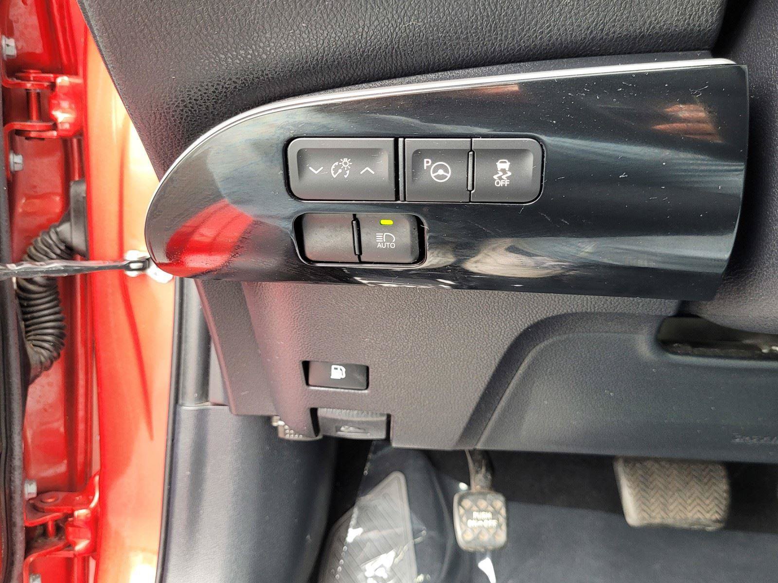 Used 2017 Toyota Prius Two w/ Prius Two Safety Plus Package FWD image 30