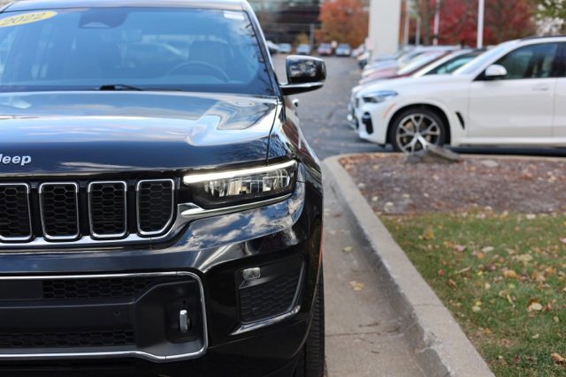 Used 2022 Jeep Grand Cherokee Overland w/ Luxury Tech Group IV image 10