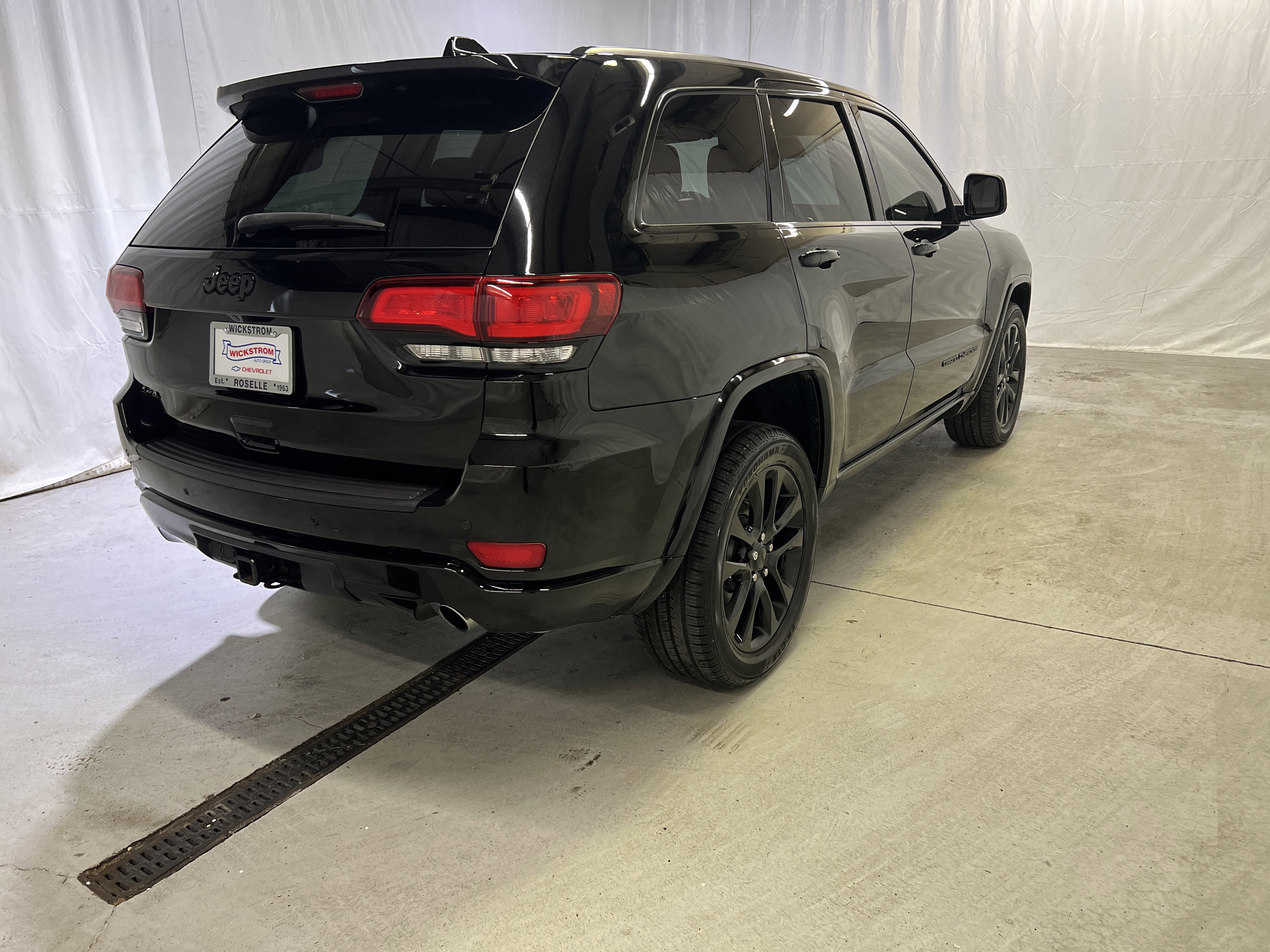 Used 2021 Jeep Grand Cherokee Laredo X AWD/4WD image 11