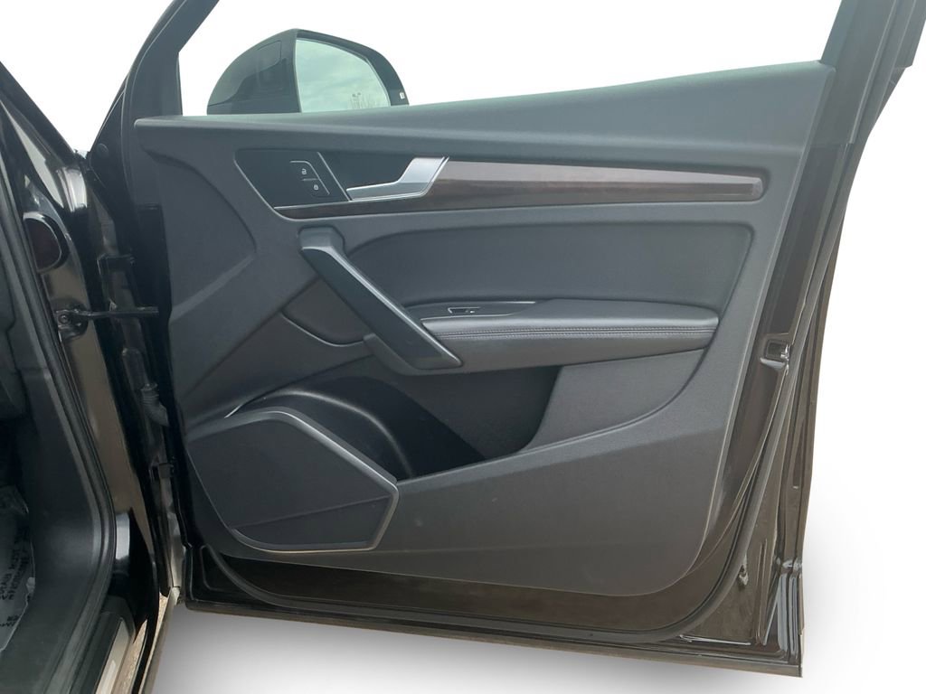 Used 2019 Audi Q5 2.0T Premium Plus w/ Premium Plus Package image 16