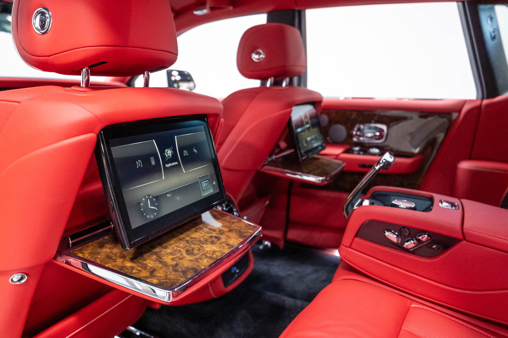 Used 2019 Rolls-Royce Phantom Sedan RWD image 30