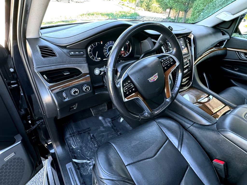 Used 2018 Cadillac Escalade ESV Premium Luxury AWD/4WD image 20