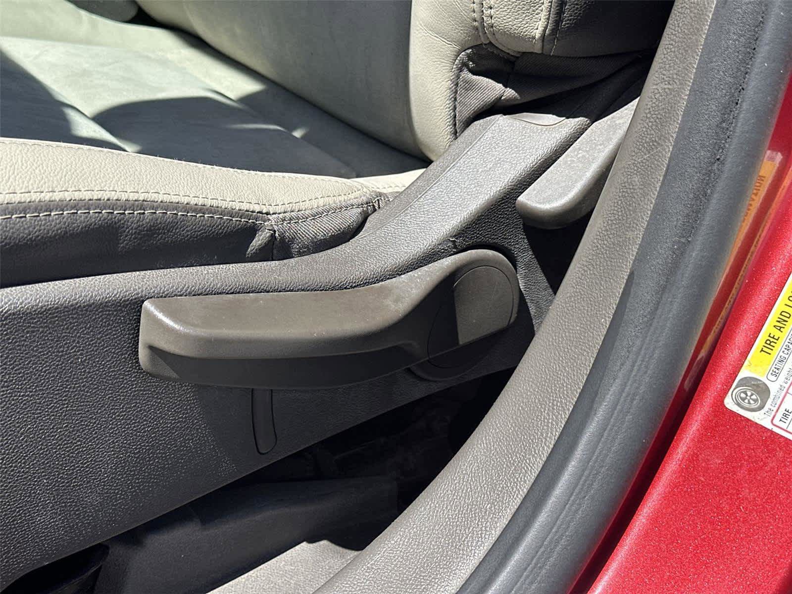Used 2013 Chevrolet Volt Premium w/ Premium Trim Package FWD image 23