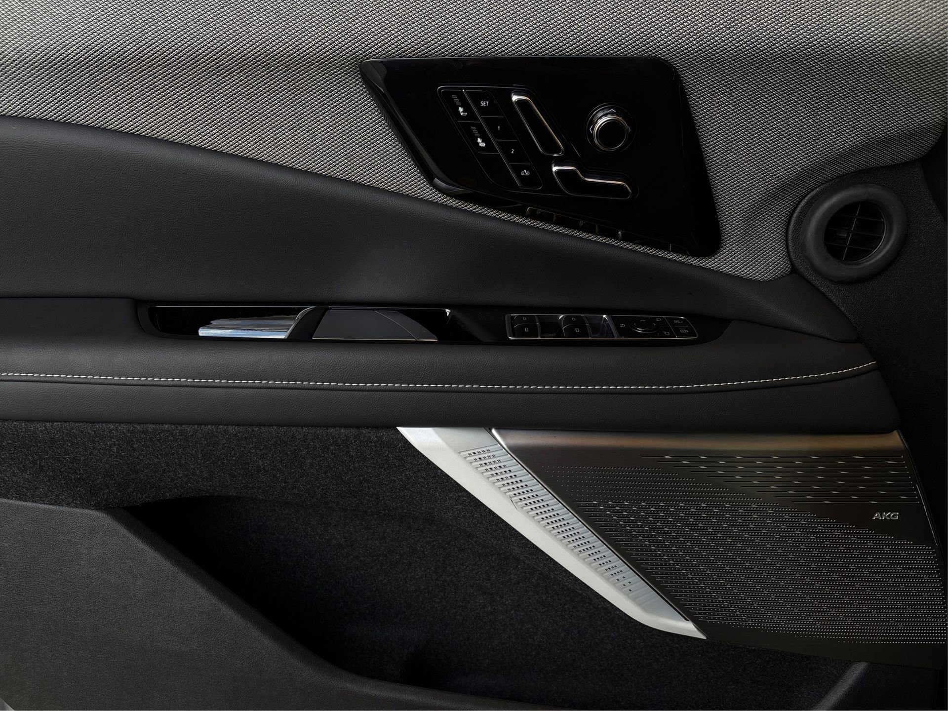 New 2026 Cadillac Optiq Luxury 1 image 21