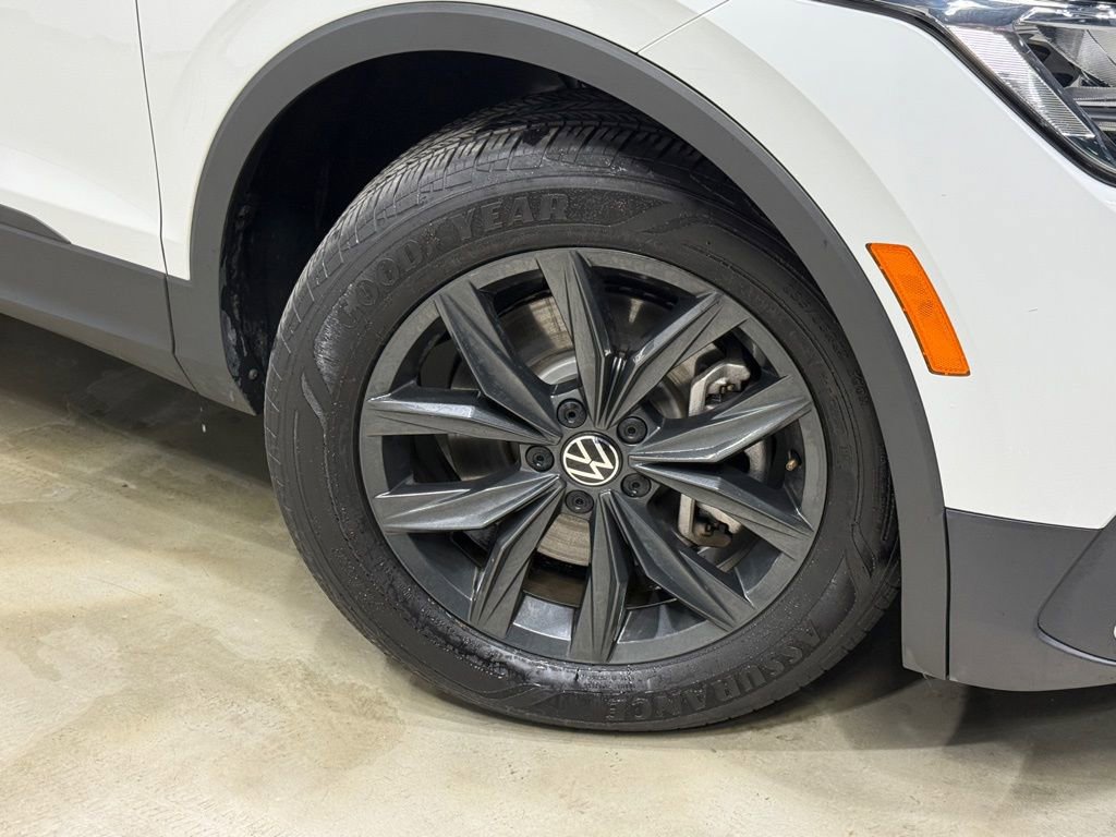Used 2024 Volkswagen Tiguan SE image 7