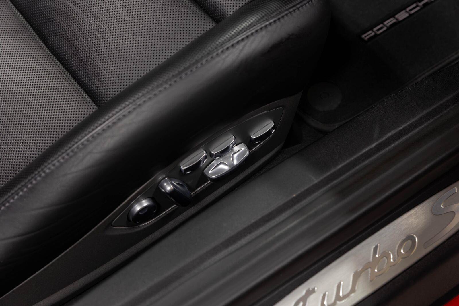 Used 2015 Porsche 911 Turbo S AWD/4WD image 84