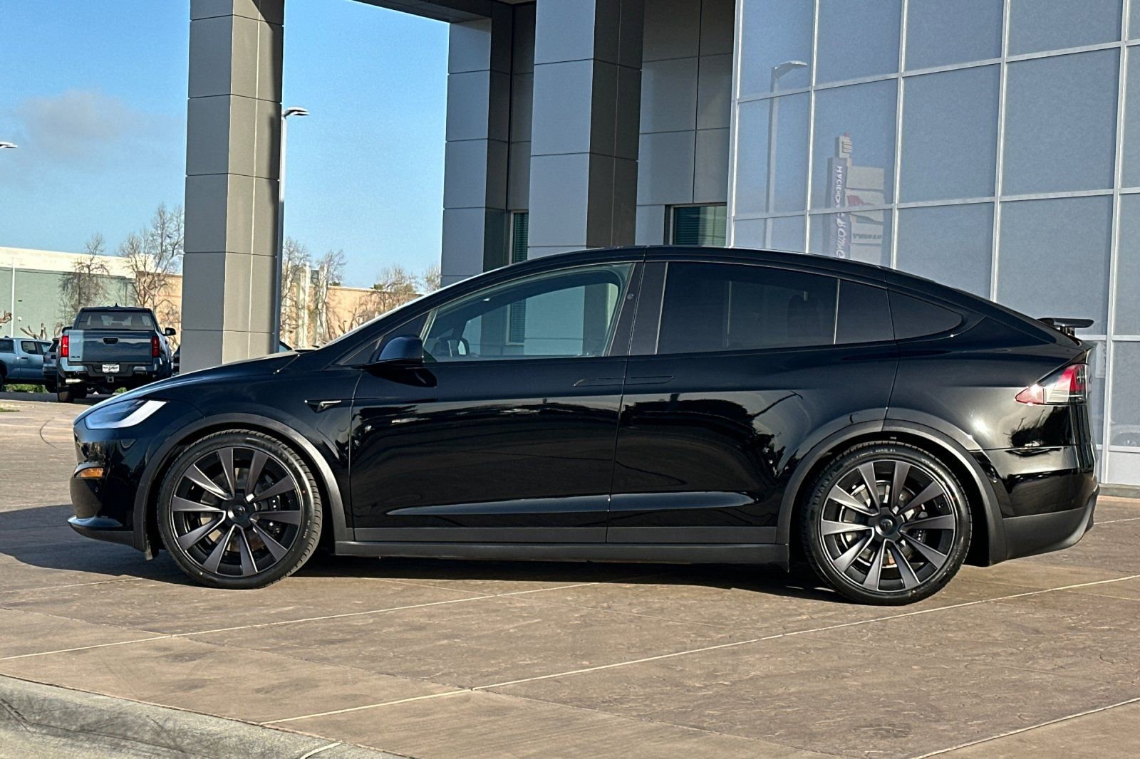 Used 2022 Tesla Model X Plaid image 7