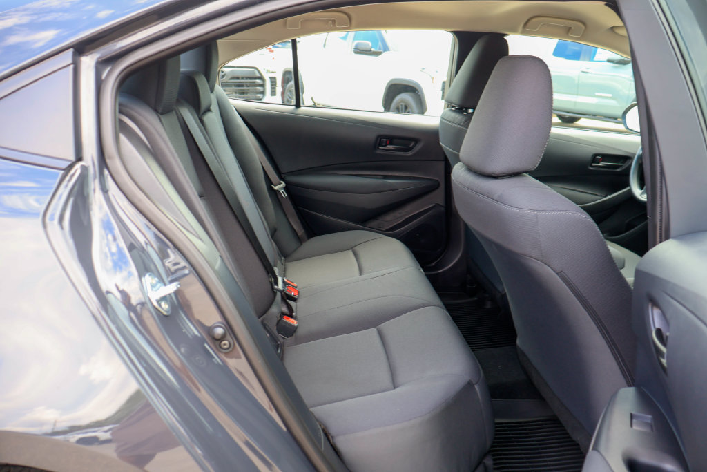 Used 2026 Toyota Corolla LE FWD image 12
