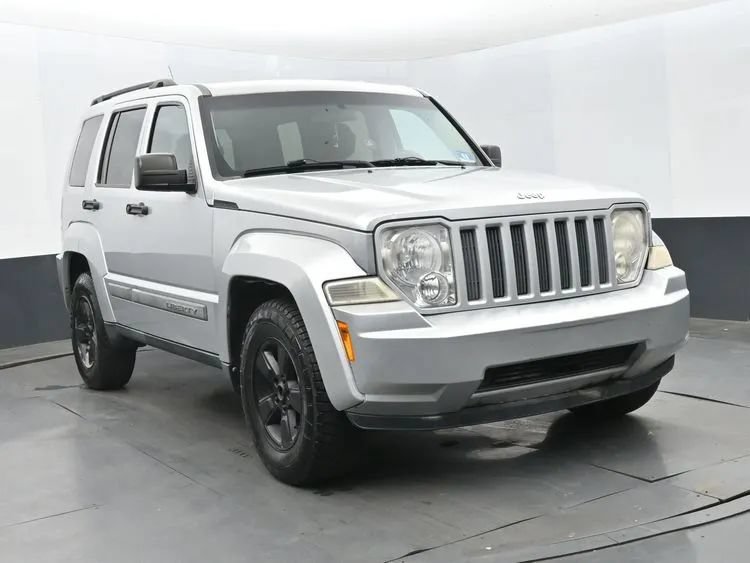 Used 2011 Jeep Liberty Sport w/ Popular Equipment Group AWD/4WD image 2