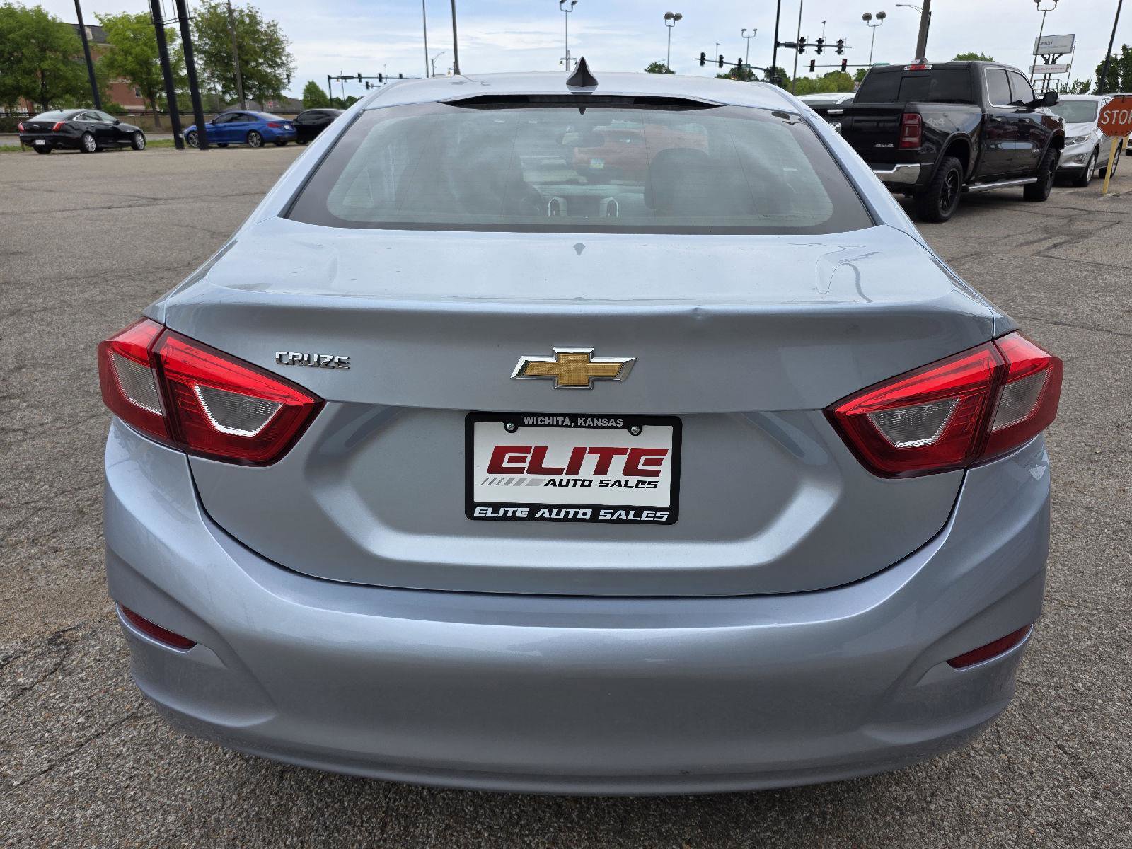 Used 2018 Chevrolet Cruze LS FWD image 6