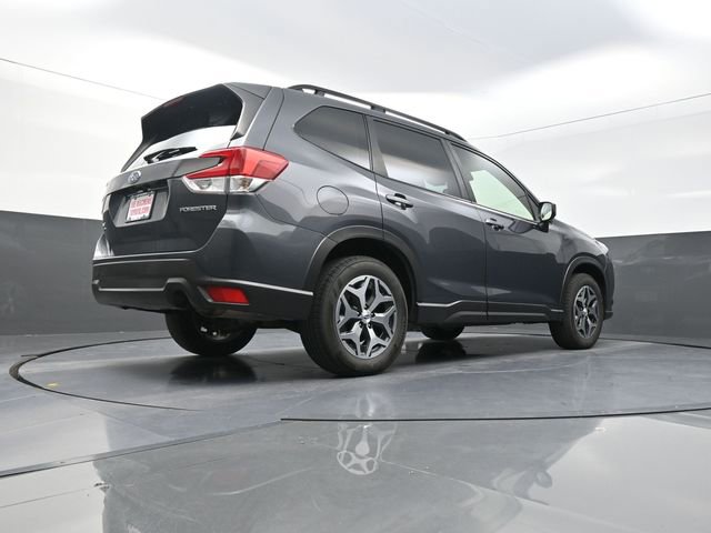 Used 2023 Subaru Forester Premium image 3