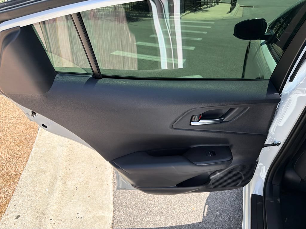 Used 2025 Toyota Prius FWD image 32