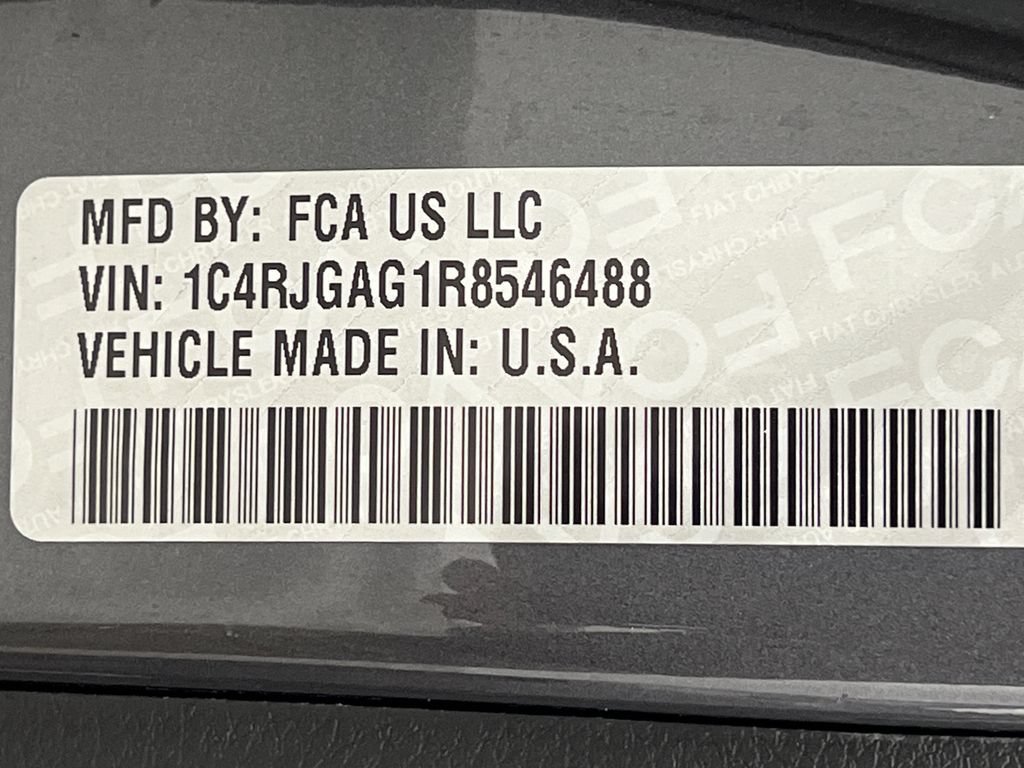 Used 2024 Jeep Grand Cherokee Altitude RWD image 76