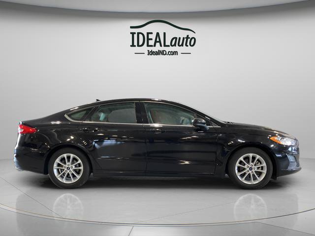 Used 2019 Ford Fusion SE FWD image 4