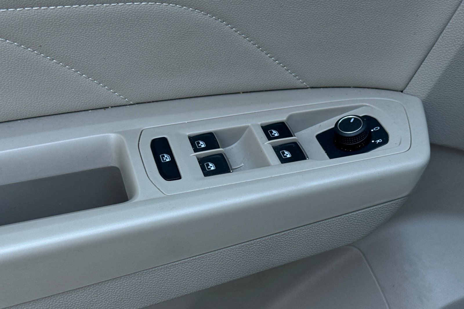 Used 2023 Volkswagen Atlas SE image 13