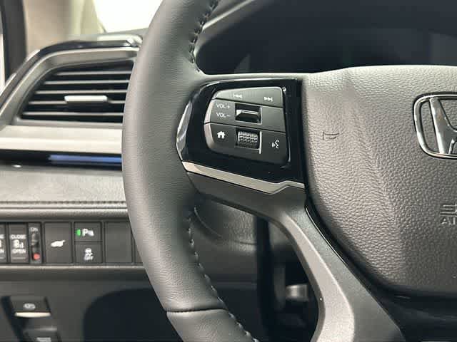New 2026 Honda Odyssey Touring image 17