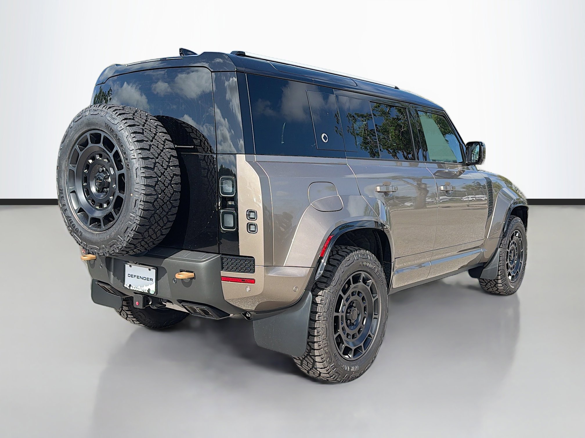 New 2026 Land Rover Defender 110 OCTA image 5