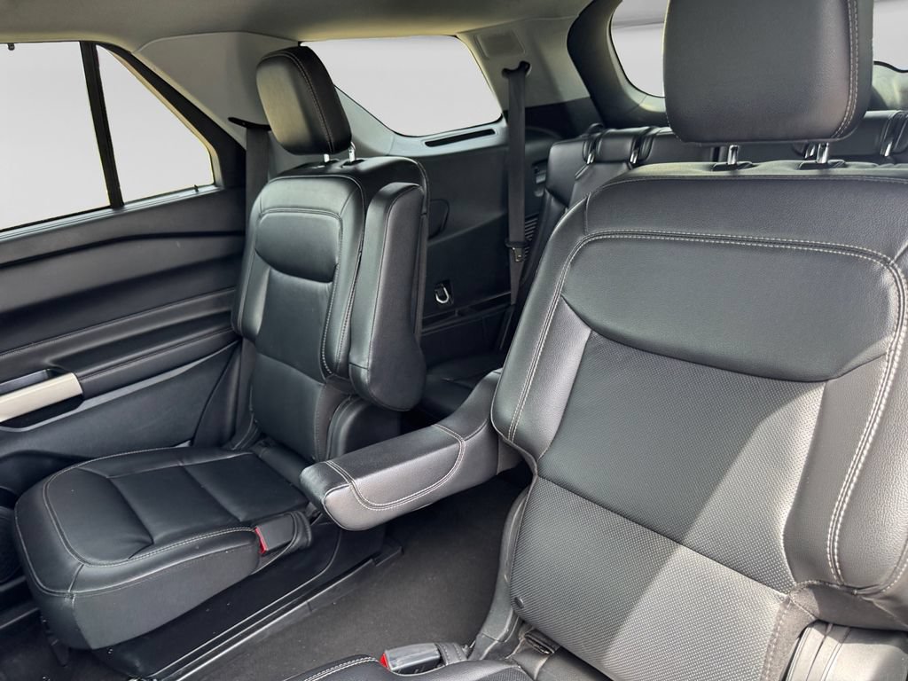 Used 2023 Ford Explorer Limited AWD/4WD image 18