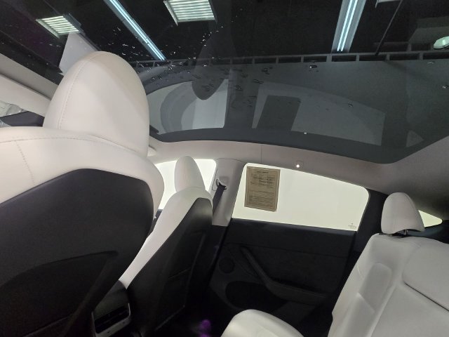 Used 2025 Tesla Model Y Long Range AWD/4WD image 19