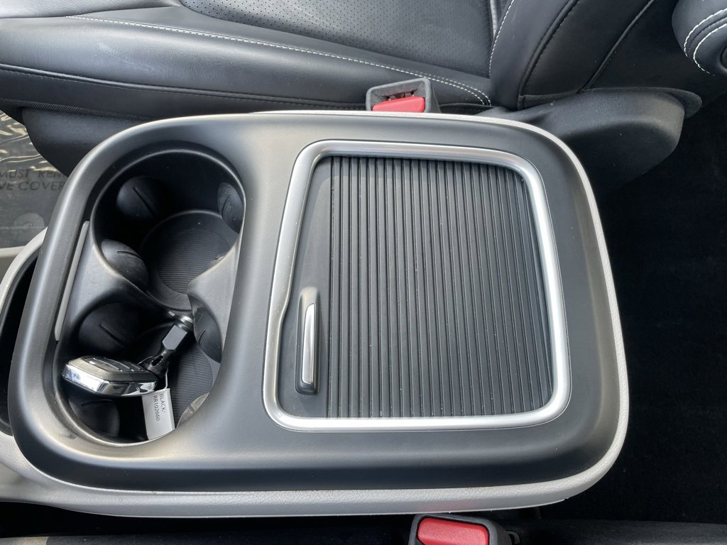 Used 2024 Chrysler Pacifica Select image 50