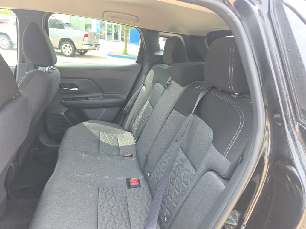 Used 2025 Nissan Kicks SV FWD image 14