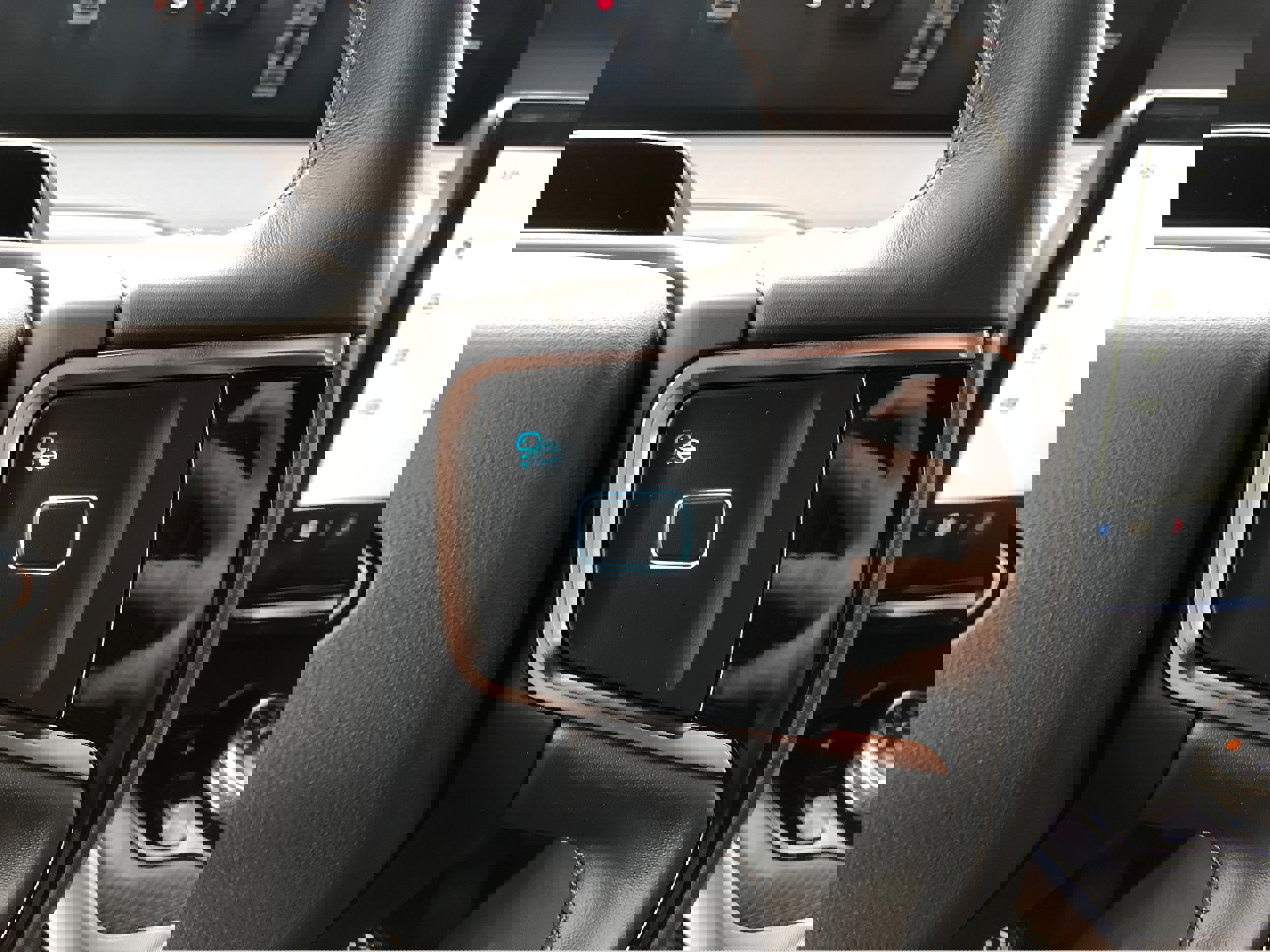 New 2025 Ford Expedition Platinum w/ Stealth Performance Package image 19