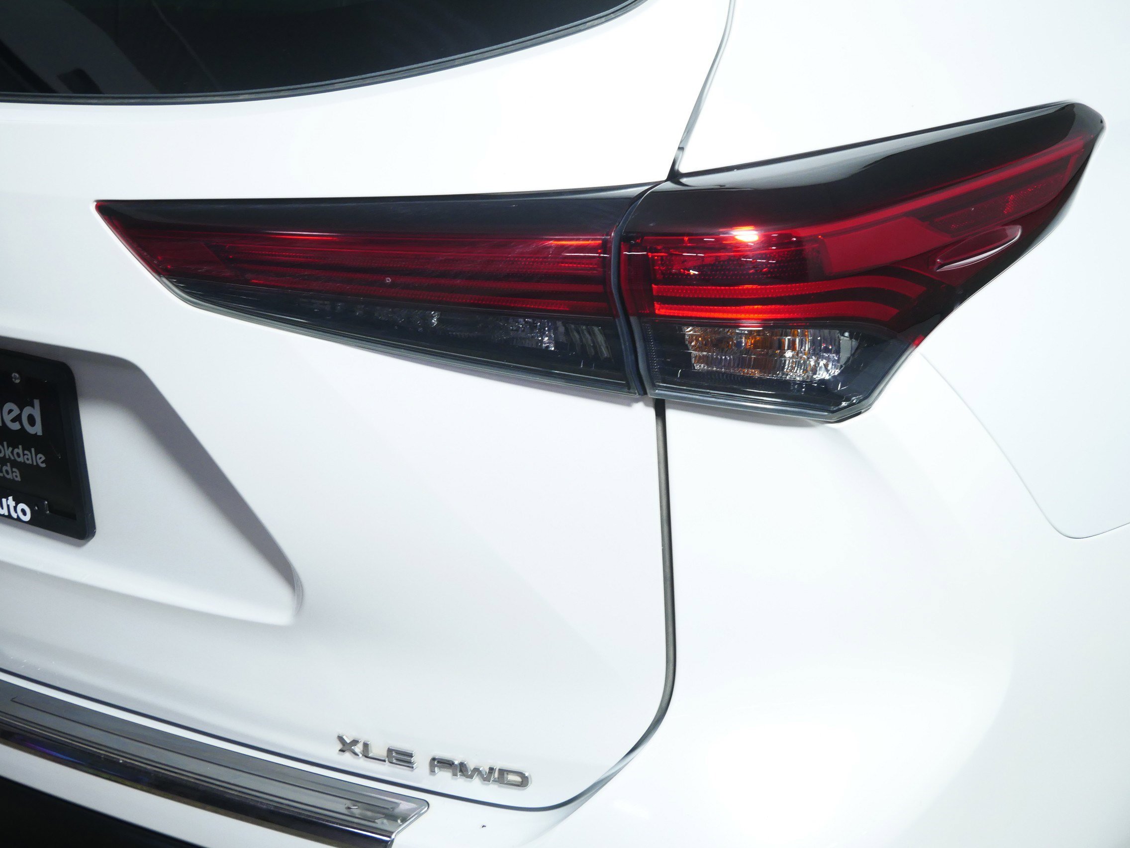 Used 2022 Toyota Highlander XLE image 17