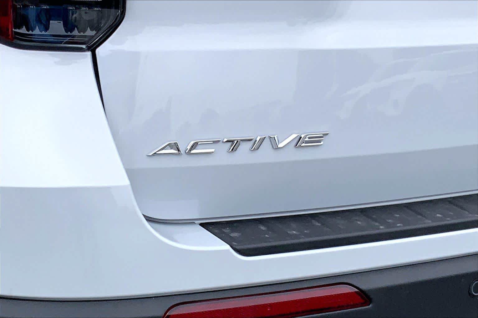 New 2026 Ford Explorer Active RWD image 14