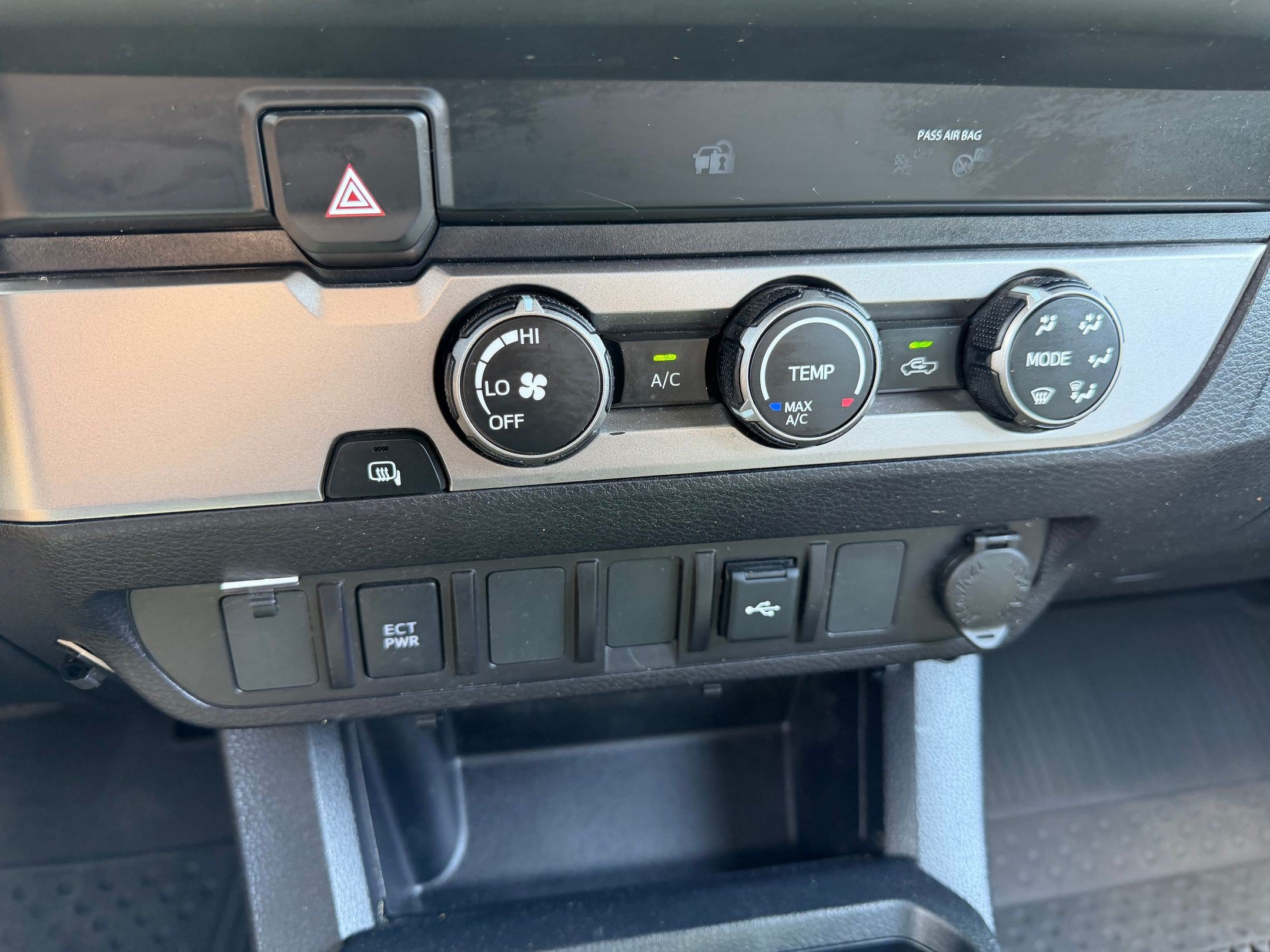 Used 2023 Toyota Tacoma SR RWD image 16