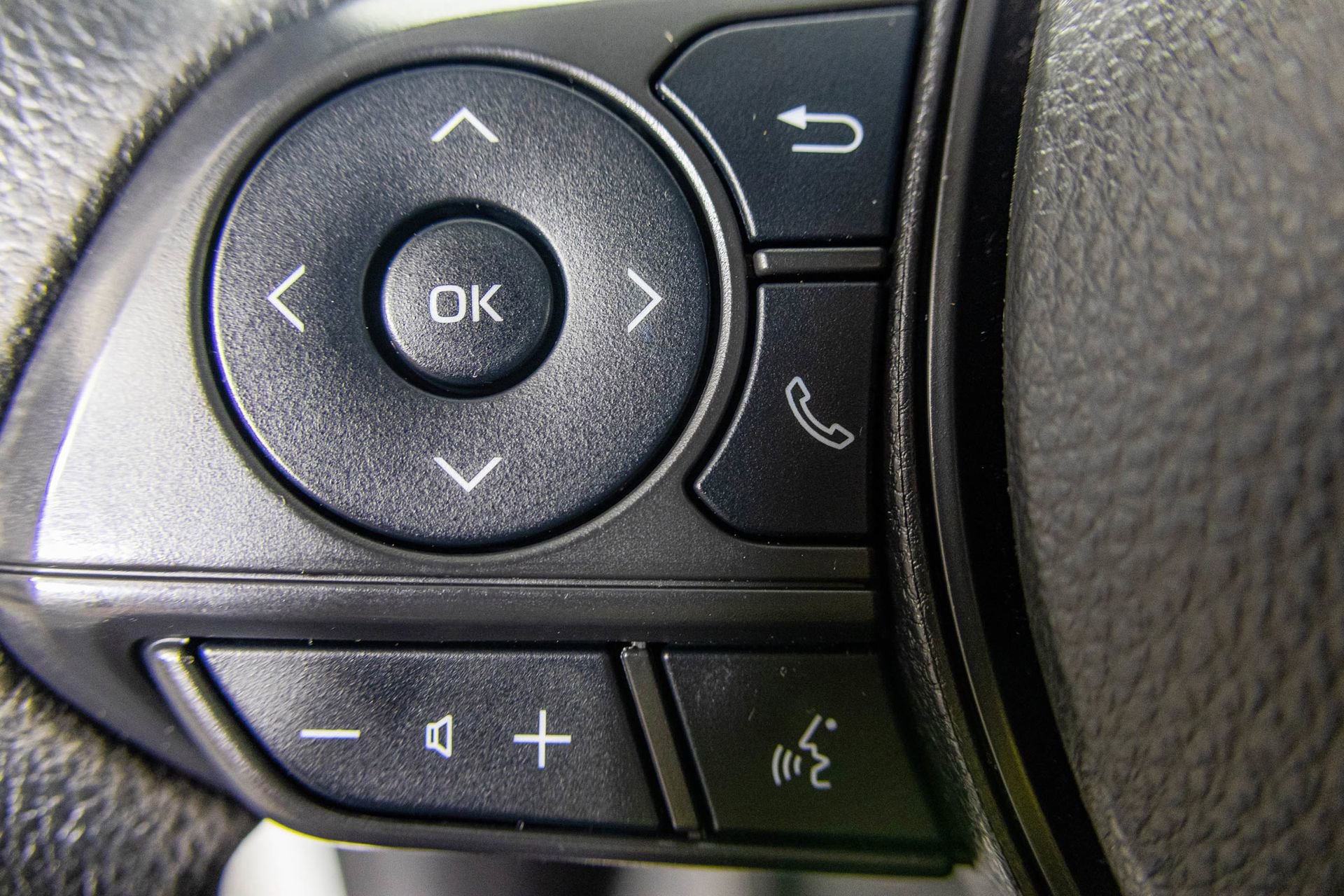 Used 2023 Toyota Corolla LE FWD image 30