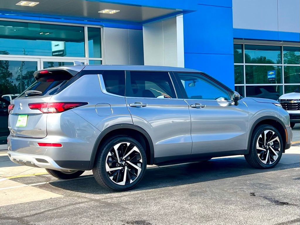 Used 2024 Mitsubishi Outlander SE image 4