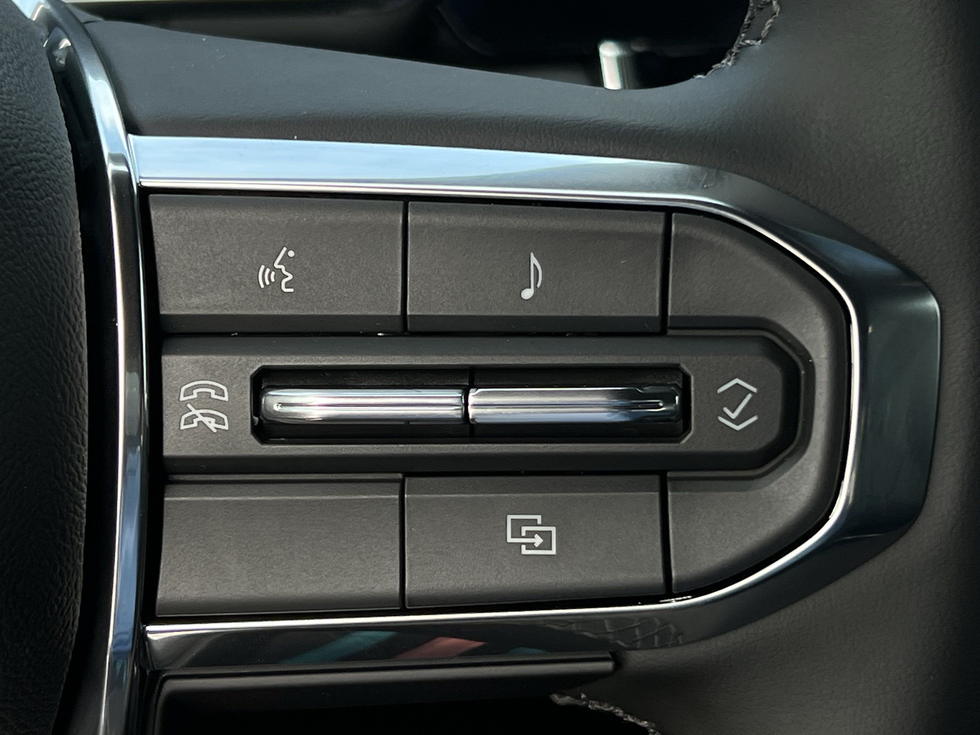 New 2026 GMC Canyon Elevation w/ Convenience Package RWD image 13