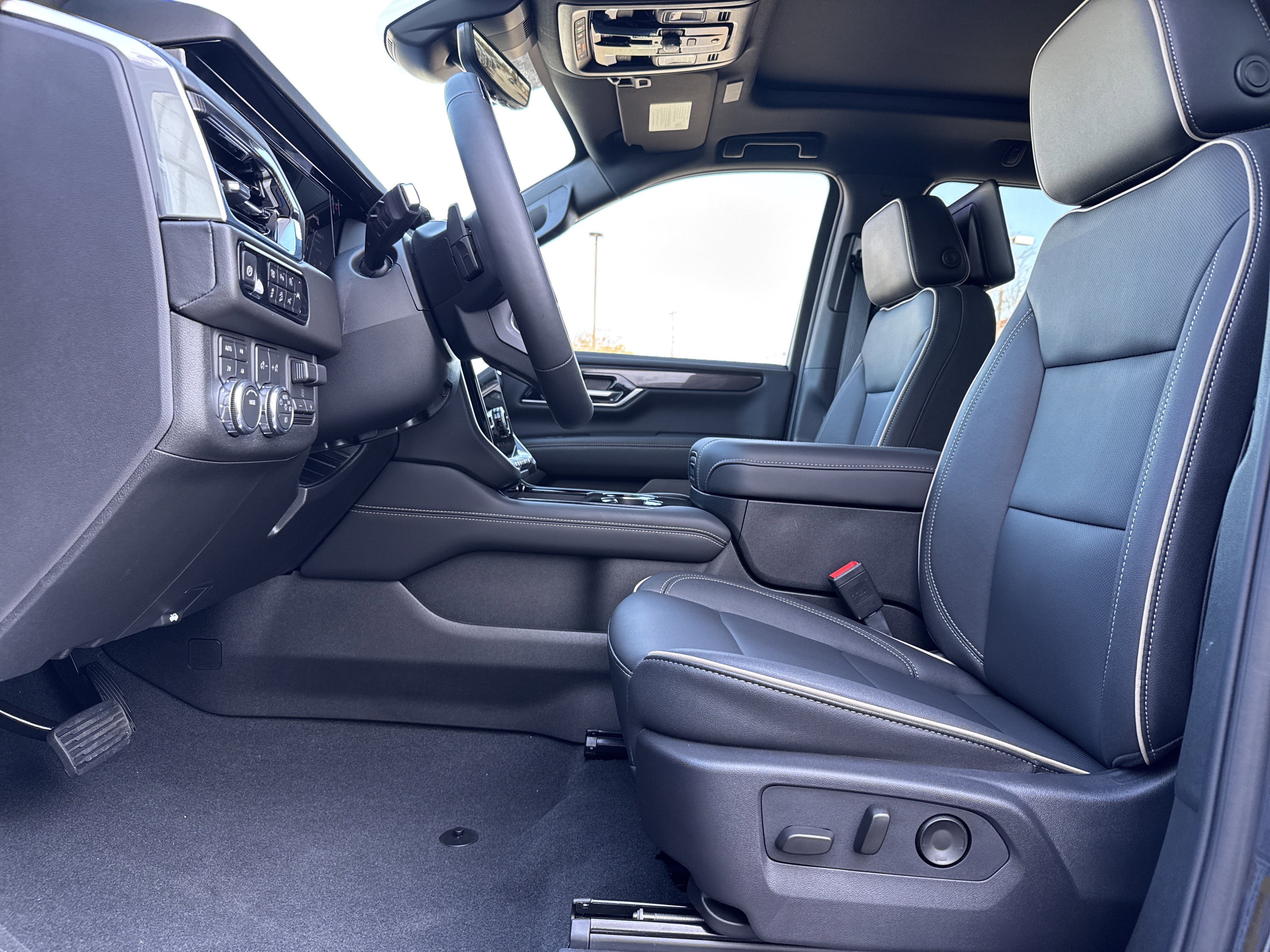 Used 2026 GMC Yukon XL Elevation w/ Elevation Premium Package image 17