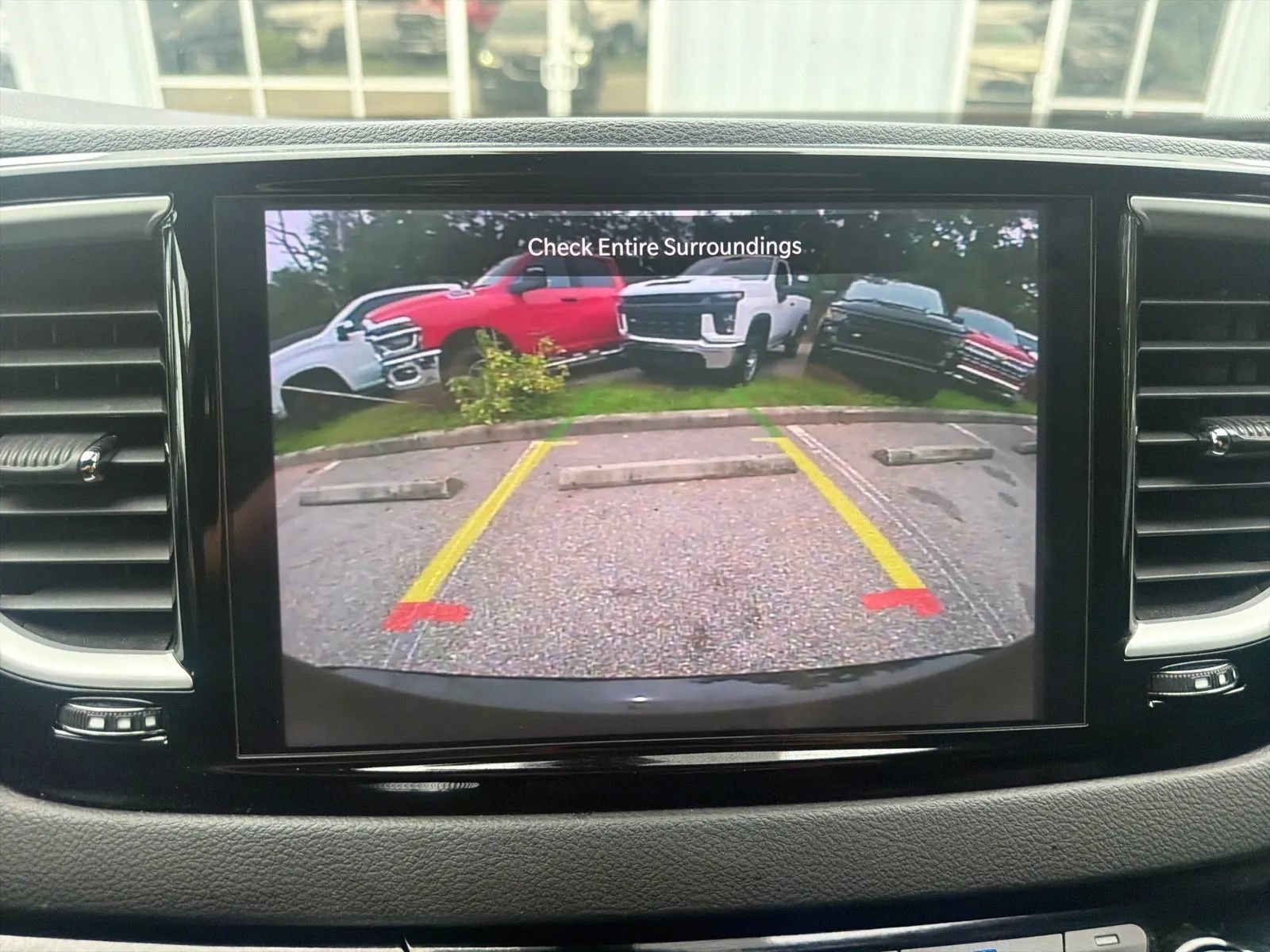 Used 2025 Chrysler Pacifica Select FWD image 11