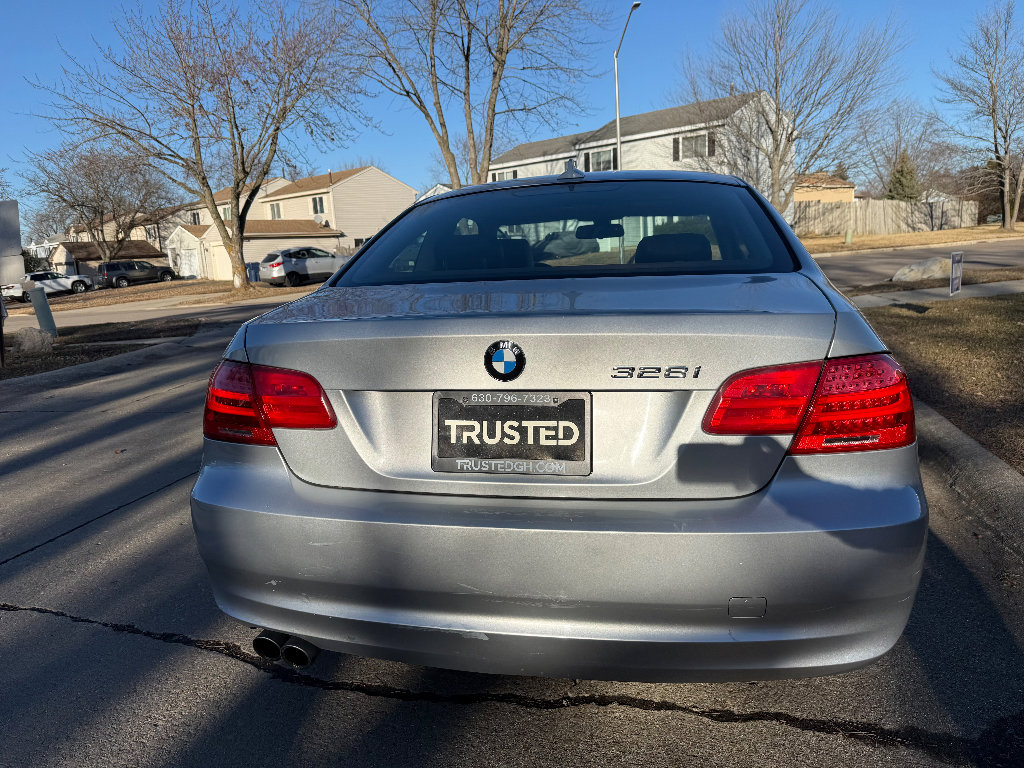 Used 2011 BMW 328i xDrive Coupe image 6