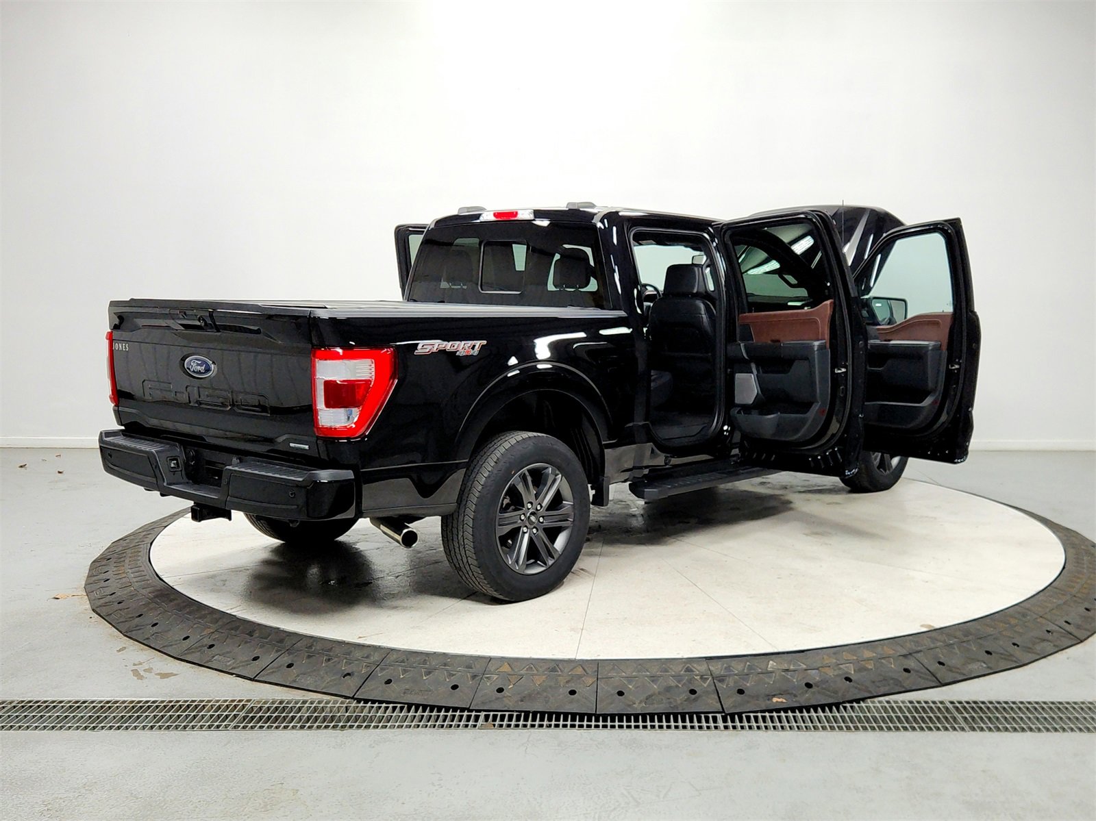 Used 2023 Ford F150 Lariat image 15