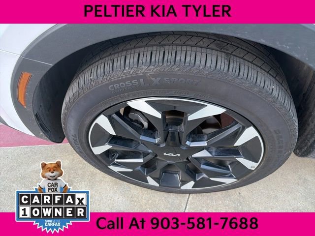 Certified 2025 Kia Sorento EX w/ Panoramic Sunroof Package image 5