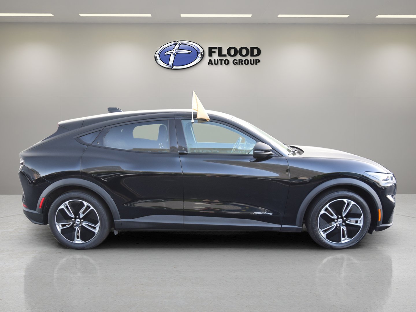 Used 2021 Ford Mustang Mach-E Select w/ Comfort/Appearance Package AWD/4WD image 3