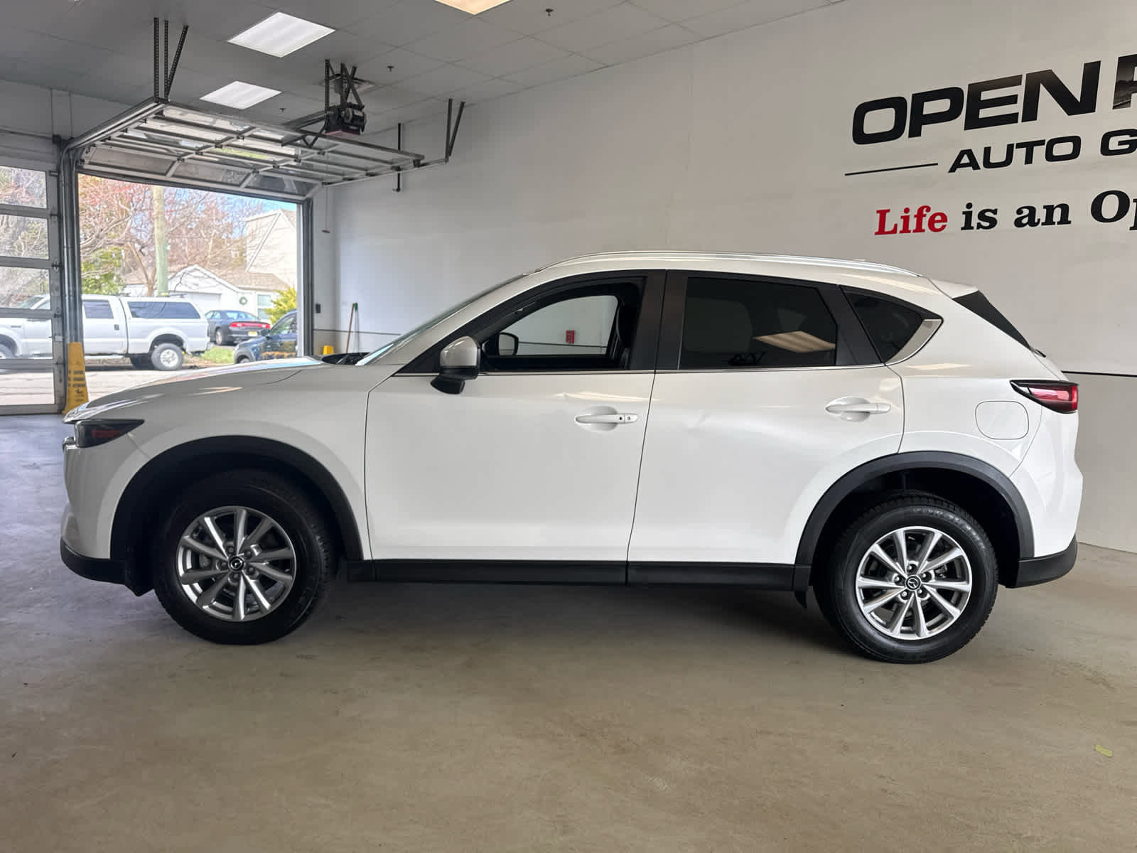 Certified 2023 MAZDA CX-5 AWD 2.5 S w/ Select Package image 3
