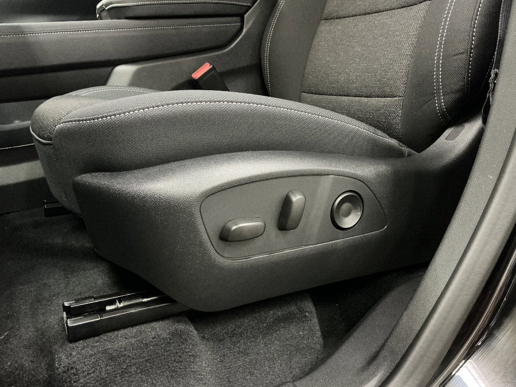 New 2026 Chevrolet Traverse LT w/ LPO, Floor Liner Package FWD image 19