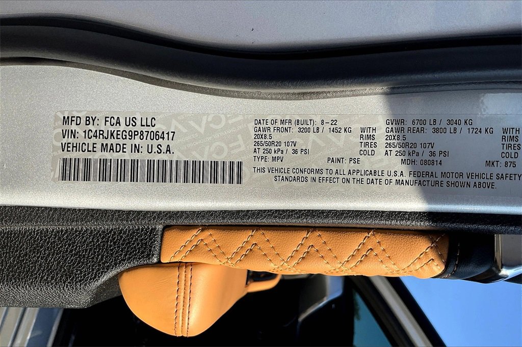 Certified 2023 Jeep Grand Cherokee L Summit w/ Luxury Tech Group V image 32