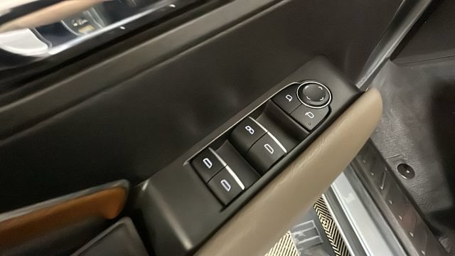 Used 2023 GMC Canyon Denali AWD/4WD image 11