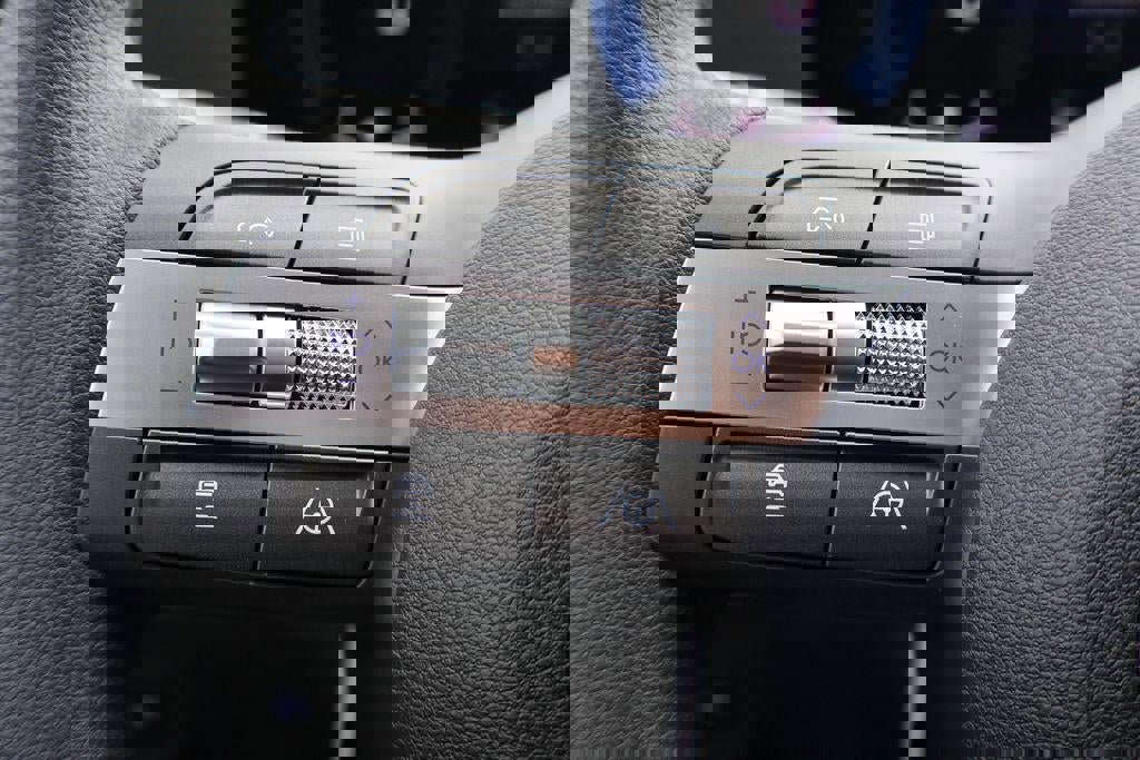 New 2026 Hyundai Kona SE image 16