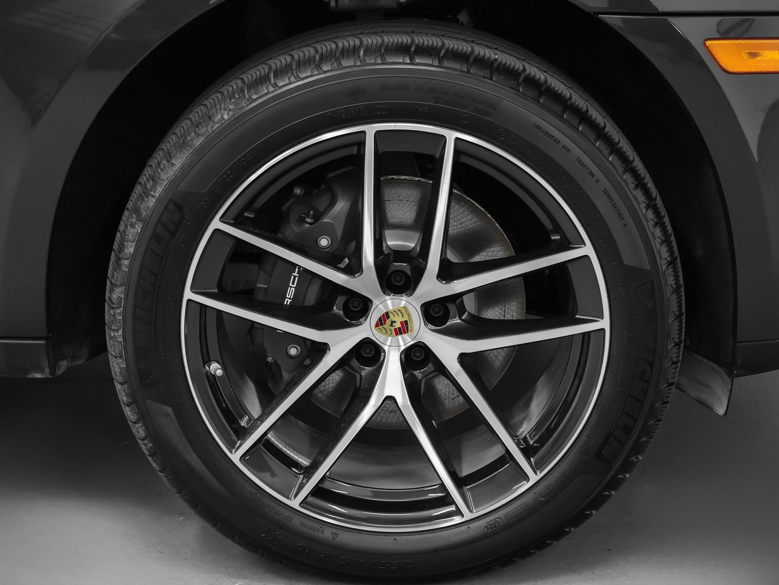 Certified 2026 Porsche Macan AWD/4WD image 16