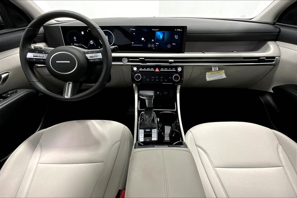Used 2025 Hyundai Tucson SEL FWD image 18