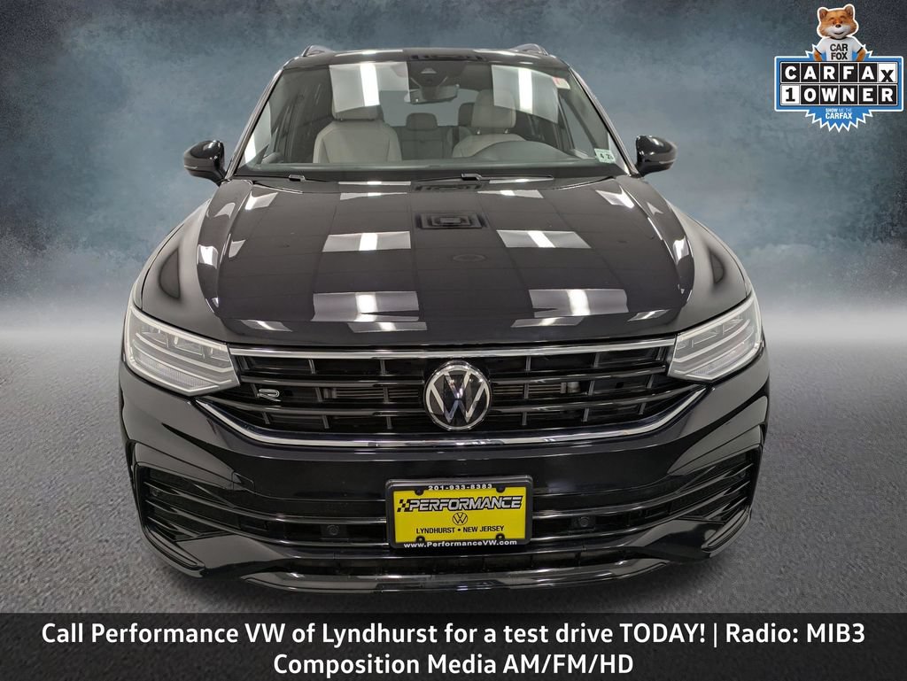 Used 2023 Volkswagen Tiguan SE R-Line AWD/4WD image 2