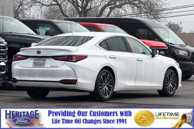 Used 2025 Lexus ES 300h w/ Premium Package image 4