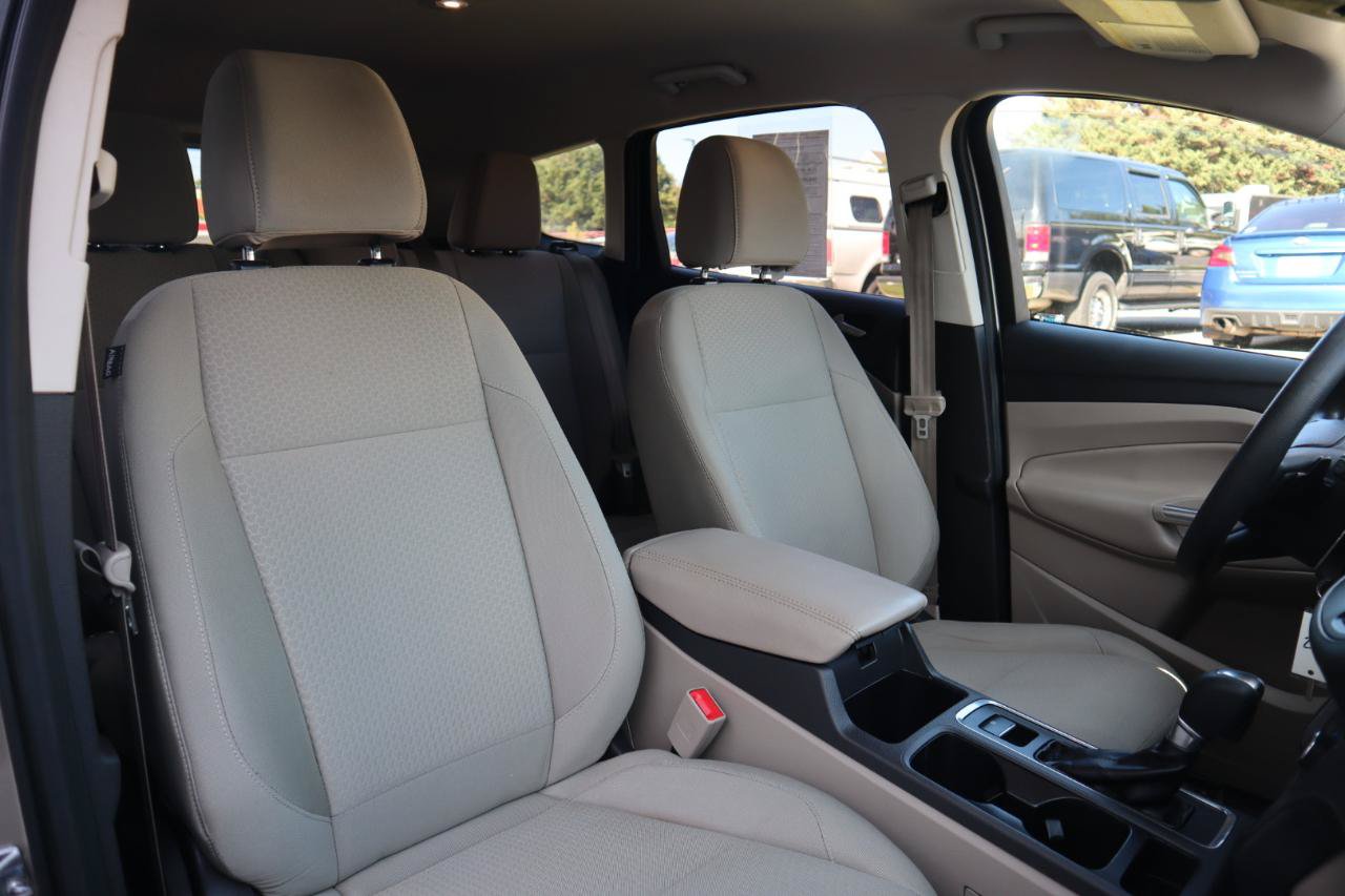 Used 2017 Ford Escape SE FWD image 36