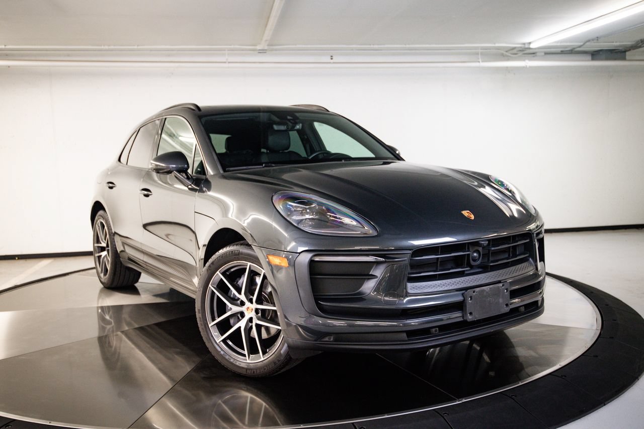 Certified 2024 Porsche Macan AWD/4WD image 9