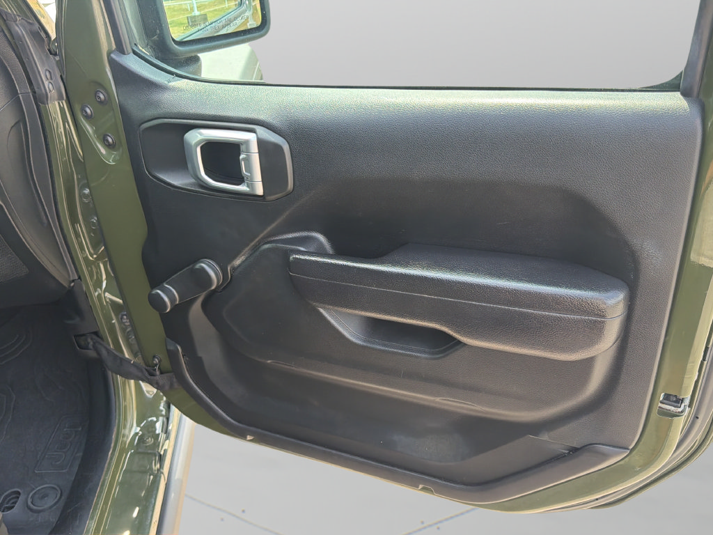Used 2023 Jeep Wrangler Sport AWD/4WD image 9